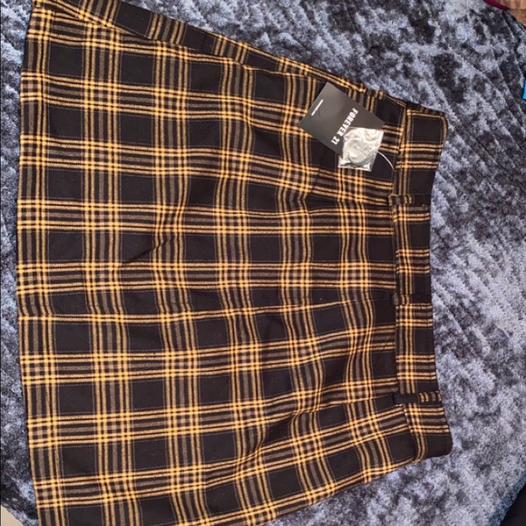 Skirt - Picture 2 of 2